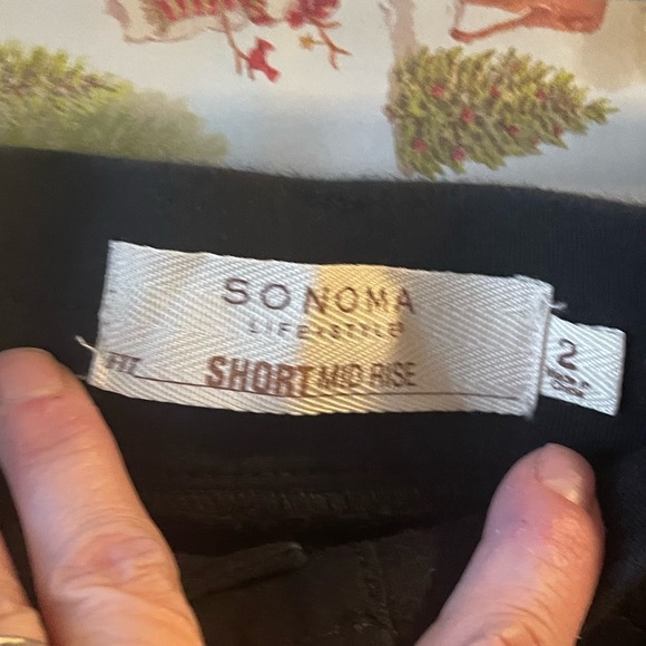 🆕 Black Shorts 🆕 - Picture 3 of 5